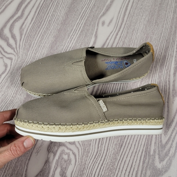 Skechers Shoes - Sketchers Bobs Breeze Shoes Taupe